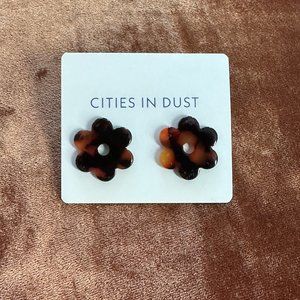 Tortoise Shell Daisy Post Earrings